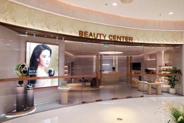 “情绪美妆”火了！这届“秋季美妆节”解锁“疗愈共生场”(图2)