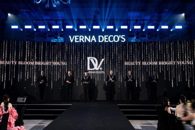 陈乔恩空降维娜氏发布会 见证金粹星品诞生(图2)