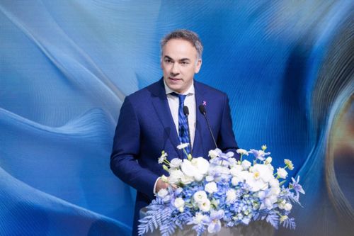 至美旅程 致远未来 雅诗兰黛集团亮相第五届消博会以科技创新引领美妆新篇(图3)